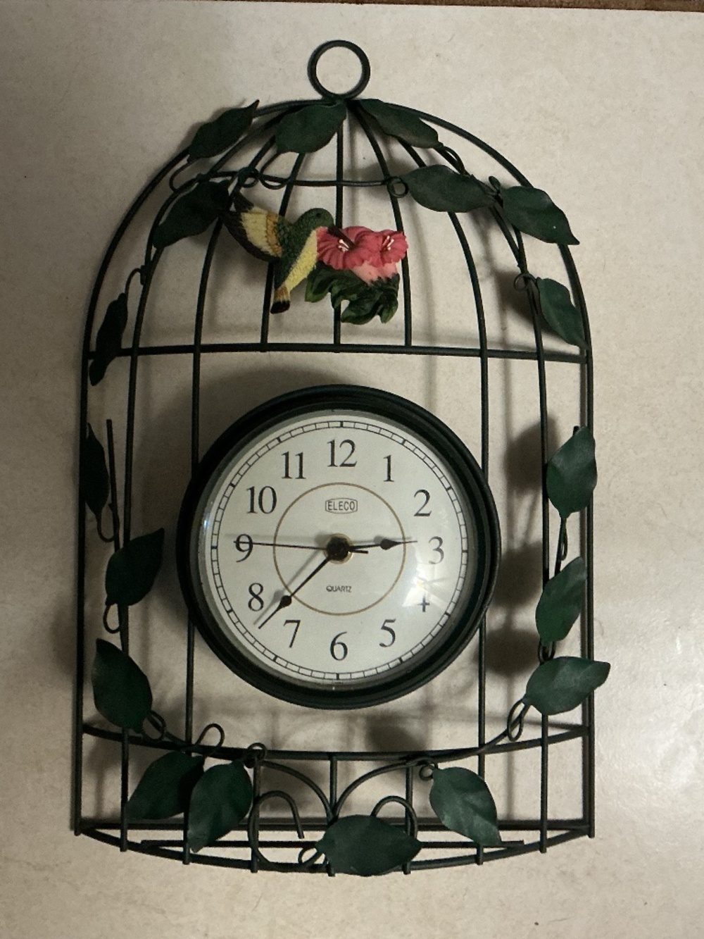 Adorable vintage birdcage clock